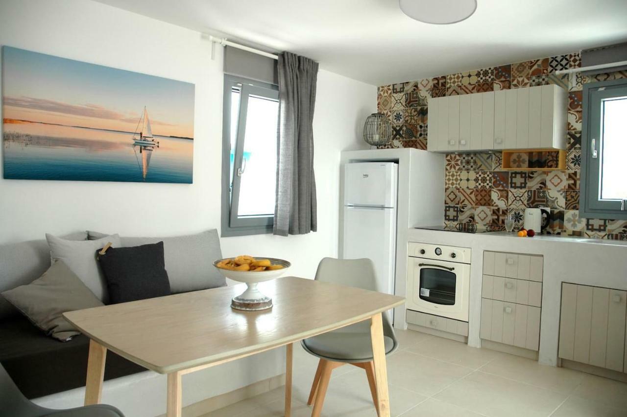 Kalypso House Villa Pera Gyalos Bagian luar foto
